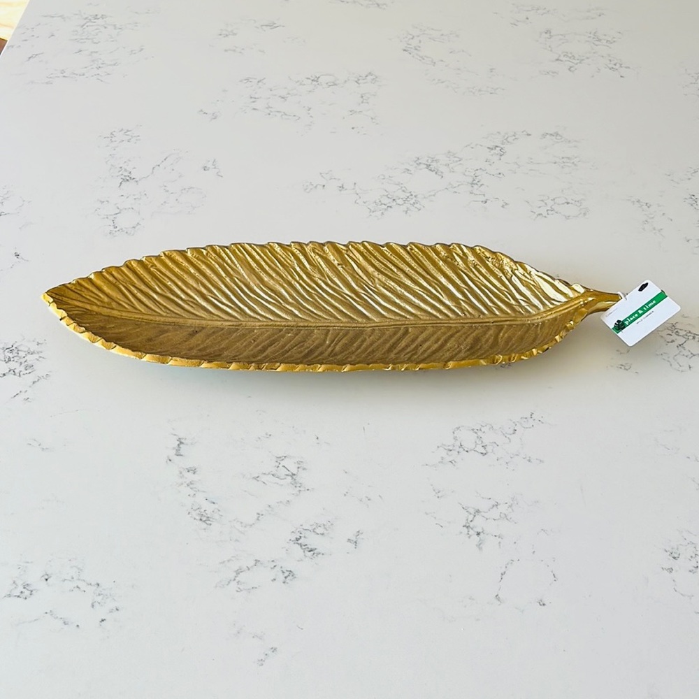 Place & Time Summer long Leaf Tray-Gold - Picture 9 of 14